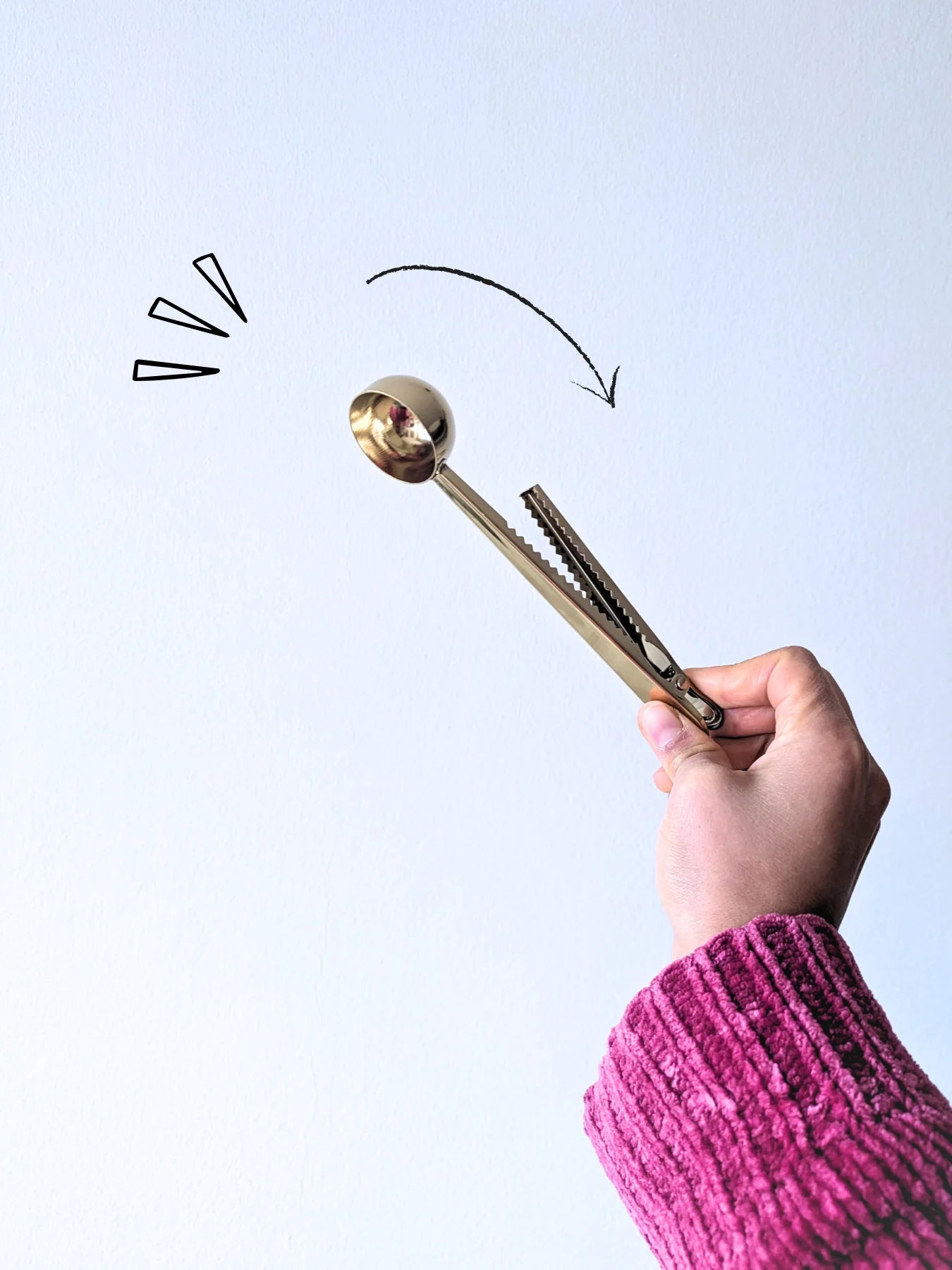 Cuchara Dorada con Pinza - Café Sin Filtro